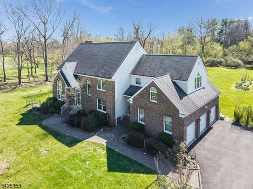 95 Pleasant Run Rd, Flemington, NJ, 08822-7110 | Card Image