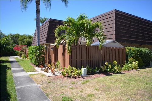129-5678 Se Riverboat Dr, Stuart, FL, 34997-1607 | Card Image
