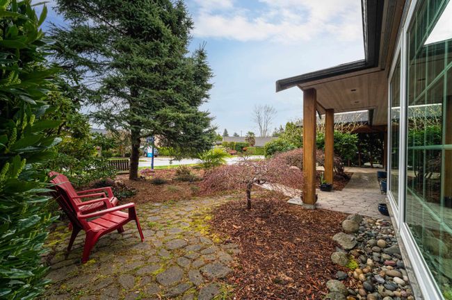 1325 Oakwood Crescent, House other with 3 bedrooms, 1 bathrooms and 3 parking in North Vancouver BC | Image 18