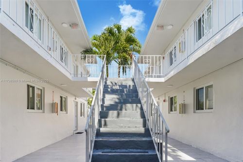 1630 Nw 18th St, Miami, FL, 33125-5714 | Card Image