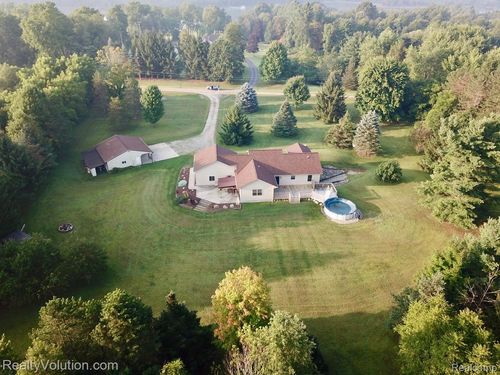 5885 Skyview Dr, Imlay City, MI, 48444-8929 | Card Image