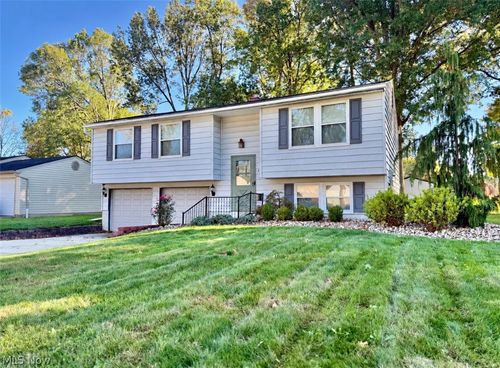 126 Blossom Ln, Niles, OH, 44446-2031 | Card Image