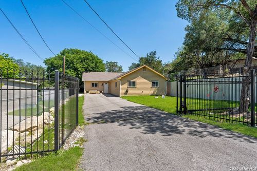 735 Green Castle Pl, Canyon Lake, TX, 78133-4606 | Card Image