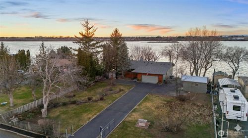 4190 Shorecrest Dr Ne, Moses Lake, WA, 98837-9214 | Card Image