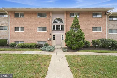 301-2837 Kalmia Lee Ct, FALLS CHURCH, VA, 22042-1716 | Card Image