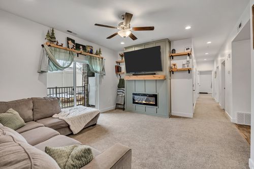 67 S 300 W, Santaquin, UT, 84655-8344 | Card Image