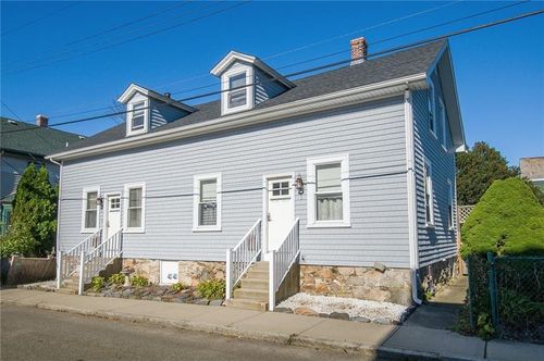 1 Lucas Ave, Newport, RI, 02840-3917 | Card Image