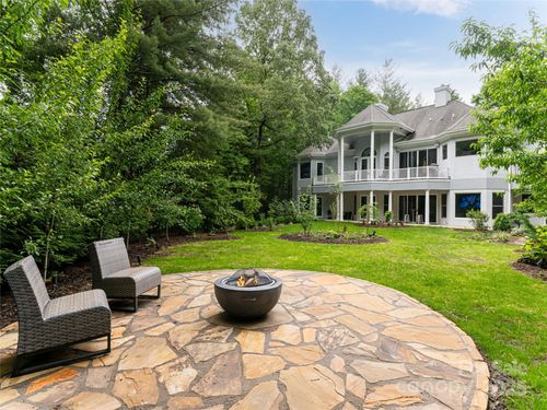 18 Cedar Hill Dr, Asheville, NC, 28803-3043 | Card Image