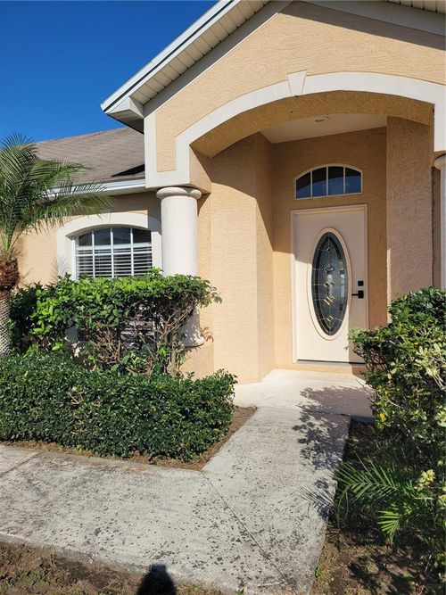 521 Terranova Cir, Winter Haven, FL, 33884-3407 | Card Image