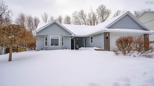 74 Terrace Heights Dr, New Glasgow, NS, B2H5V3 | Card Image