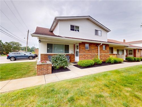 12-25395 Country Club Blvd, North Olmsted, OH, 44070-4330 | Card Image