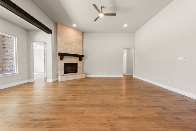 1040 Julian Dr, House other with 4 bedrooms, 3 bathrooms and null parking in Van Alstyne TX | Image 8