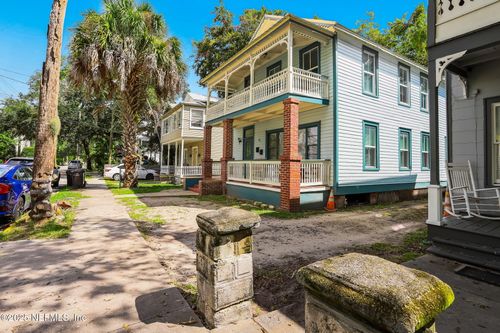 61 M L King Ave, ST AUGUSTINE, FL, 32084-4830 | Card Image