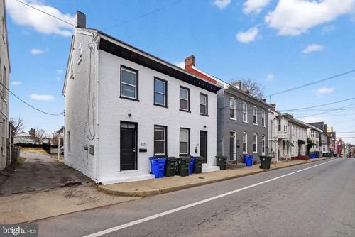 141 S Locust St, HAGERSTOWN, MD, 21740-5611 | Card Image