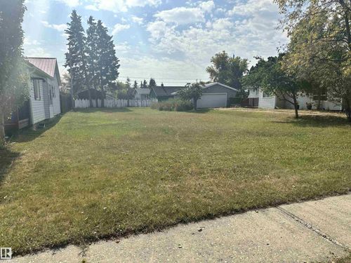 4511 54 Ave, Wetaskiwin, AB, T9A0Y9 | Card Image