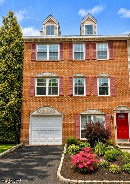 9-9 Krueger Ct, Newark, NJ, 07103-3464 | Card Image