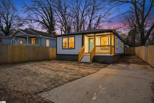 7 Hendricks St, Greenville, SC, 29607-1724 | Card Image