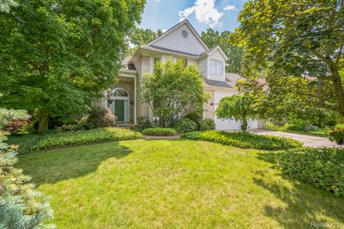 38049 Lantern Hill Ct, Farmington Hills, MI, 48331-2897 | Card Image