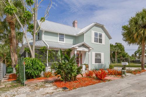 1102 Hyde Park Ln, Melbourne, FL, 32935-7036 | Card Image