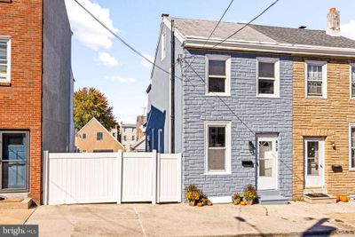 439 Grove Street, Home with 2 bedrooms, 1 bathrooms and null parking in BRIDGEPORT PA | Image 1