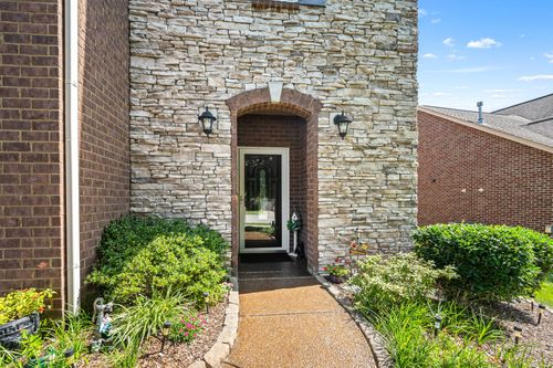 266 Meandering Dr, Lebanon, TN, 37090-1556 | Card Image