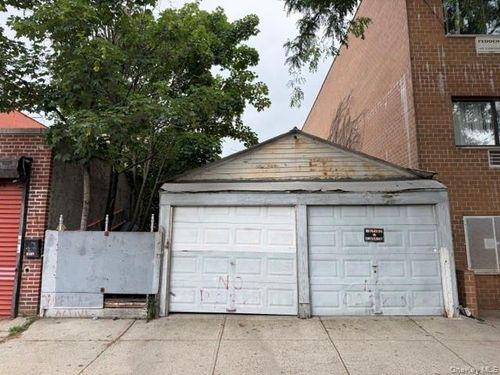 2407 Halsey St, Bronx, NY, 10461-3601 | Card Image