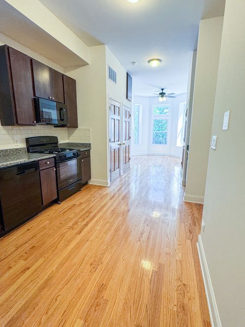 2ff-3512 N Halsted Street, Chicago, IL, 60657 | Card Image
