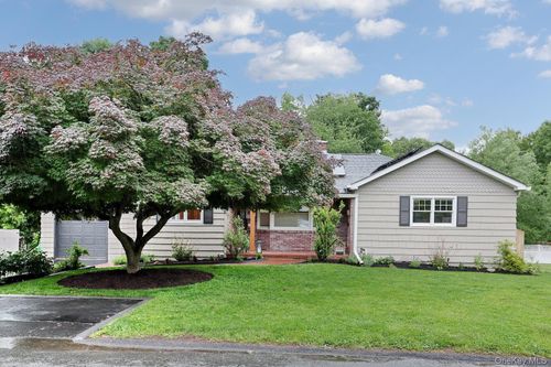 29 Clinton Ave, Tappan, NY, 10983-1904 | Card Image