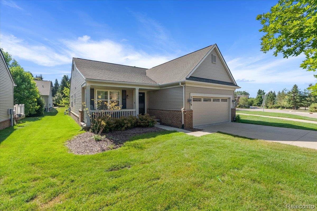 Residential in Orion Charter Township 3