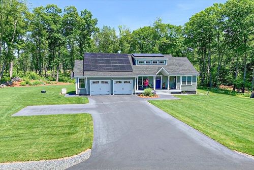 145 Gristmill Rd, Fremont, NH, 03044-3068 | Card Image