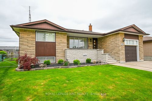23 Eastdale Cres, Welland, ON, L3B1E6 | Card Image