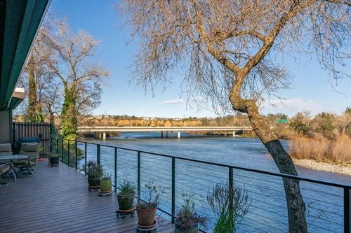 155 Village Dr, Redding, CA, 96001-0907 | Card Image