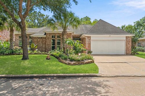 4610 Lake Village Dr, Fulshear, TX, 77441-4013 | Card Image