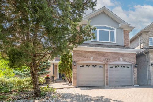 1762 White Cedar Dr, Pickering, ON, L1V6Z1 | Card Image