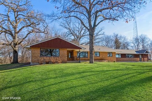 1700 S Eastwood Dr, Woodstock, IL, 60098-4657 | Card Image