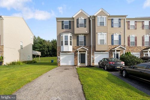 3825-3825 Armory Ln, YORK, PA, 17408-8807 | Card Image