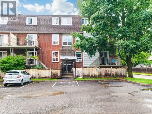 66-3066 Councillor'S Way, Gloucester, ON, K1T2S7 | Card Image