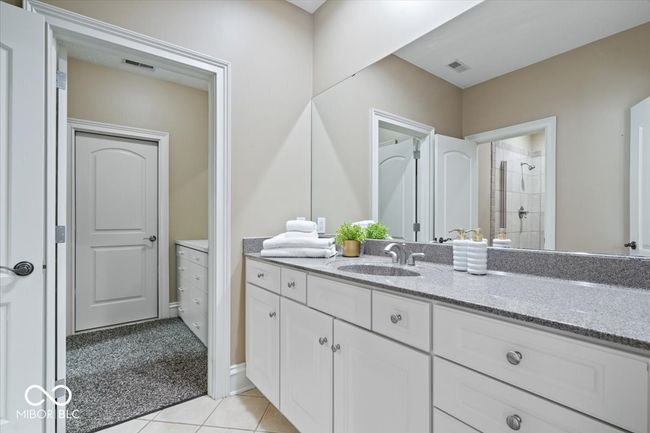 Private bath for bedroom #3. | Image 38