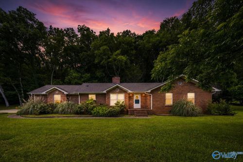 105 Mohawk Rd Se, Owens Cross Roads, AL, 35763-9245 | Card Image