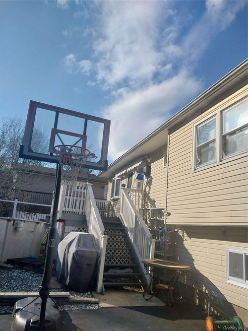 22 Grove St, Monroe, NY, 10950-4492 | Card Image