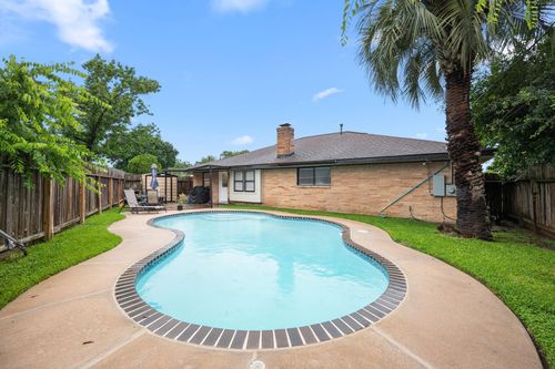 8215 Braes River Dr, Houston, TX, 77074-4209 | Card Image