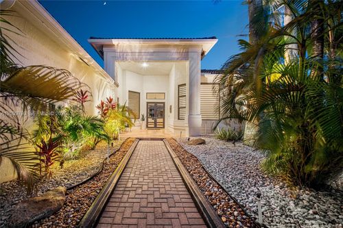 935 Gulfstream Ct, Weston, FL, 33327-2139 | Card Image
