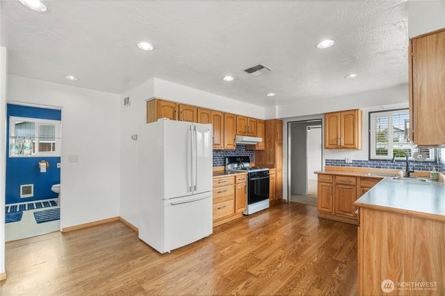 2300 W 2 Nd St, House other with 2 bedrooms, 1 bathrooms and 2 parking in Aberdeen WA | Image 8