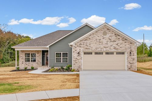 211 Bedford Ct, Hopkinsville, KY, 42240-2718 | Card Image
