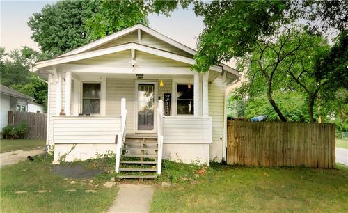 227 S Ash Ave, Independence, MO, 64053-1419 | Card Image