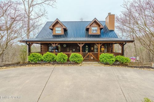 839 W Gold Dust Dr, Pigeon Forge, TN, 37863-3754 | Card Image