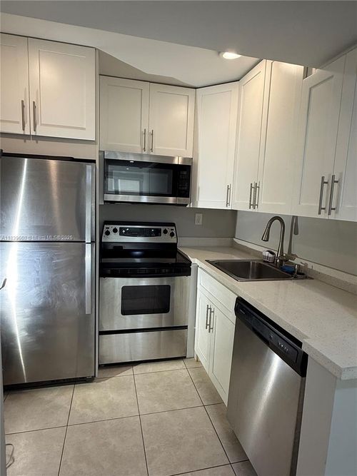 apt-407-200 177th Dr, Sunny Isles Beach, FL, 33160-2843 | Card Image