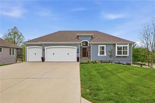 10512 N Euclid Ave, Kansas City, MO, 64155-3259 | Card Image