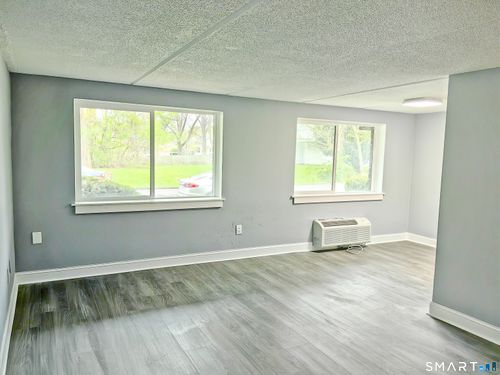 a16-126 Triangle St, Danbury, CT, 06810-2903 | Card Image