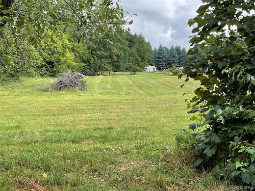 3958 Briggs Rd, Otter Lake, MI, 48464-9734 | Card Image